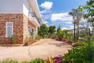 Moon Garden Hotel - 7