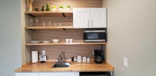 Charming studio in fabulous University Pines - 1