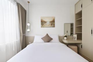 Soho Central D1 2BR 32nd Floor Skyline River View - 1