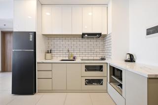 Soho Central D1 2BR 32nd Floor Skyline River View - 2