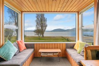 Kramphouse - Kuratau Holiday Home - 9