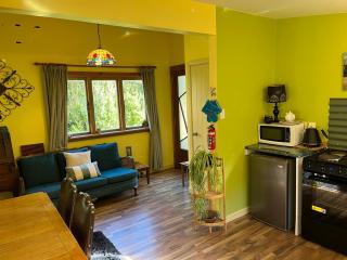 Quaint Country Cottage - 3