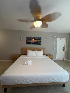 Surf & Sand Seaside - 4