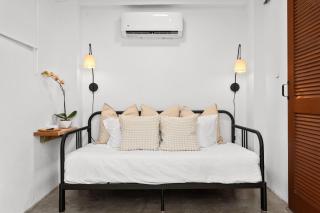 Modern Studio With Wi-Fi And Generator For Convenience - Corona 1 - 5