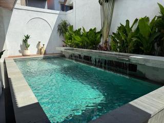 Ratan Uluwatu Hotel and Villas - 5