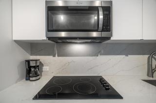 Beautiful Queen Penthouse with Large Terrace - 9