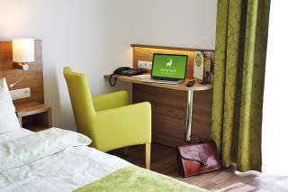 Green Deer Bavarian Hotel - 9