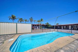 Pearly Shell Motel - 1