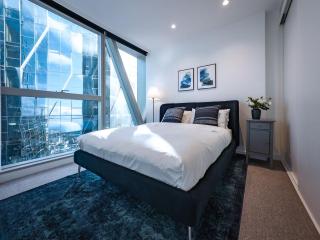 Elegant Cityscape Apartment Premium Amenities - Melbourne - 2