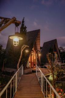 In The Pines Homestay & Coffee - 9