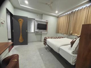 Collection O Narsampet Crossway Telangana Formerly Hotel Silver Moon - 9