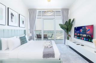 PVH - Serene Studio with Skyline View - Carson B - 0