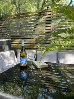 Rustic Cottage & Garden Retreat on Buda Hilltop - 4