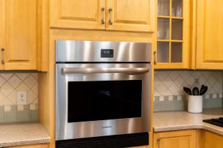 Fullerton Adventure Pad - 10 min to Disneyland - 4