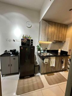 Modern Comfort in Pasay – Condo with Pool Access - 8