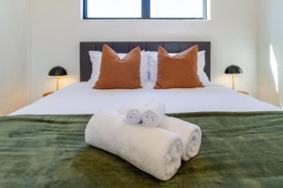 Executive Central City Townhouse with Parking - 8