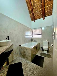 Luxury GuesthouseCo RiverBend - 1