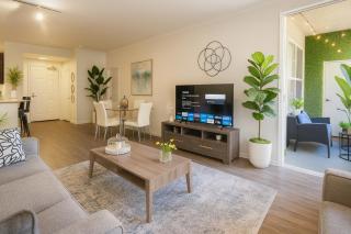 Marina del Rey Family 2BR - Pool, Spa and Gym Access - 0
