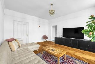 Trendy apartment in central - 2