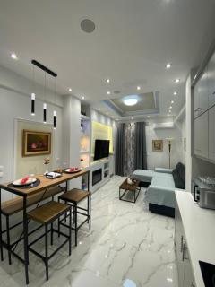 Golden Nest Apartment - 0