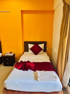Hsquare Malad Elegant Service Apartment - 3