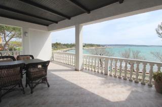 Laurus Nr3 in front of the beach - 9