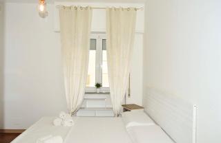 La Petite Room - 7