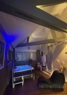 Charme & Sens Avec Jacuzzi intérieur - 0