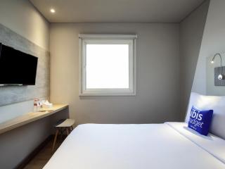 ibis budget Surabaya Diponegoro - 4