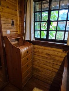 Cosy shipping container house - 8