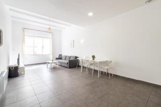 NEW Elegant accommodation - close to Old Port & Train Station - 7