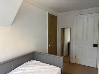 Spacious Cosy 2 Bed Flat in The Heart of Headingley - 6