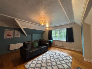Spacious Cosy 2 Bed Flat in The Heart of Headingley - 8