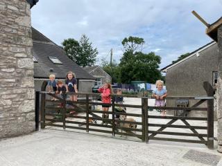 The Tractor House - 5