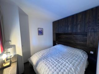 2 Pièces au calme, de style chalet, 4 personnes, immense terrasse, vue époustouflante , Tout pédestre, parking, balneo - 1