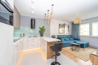 Bright and Blue 3city Apartment with Balcony in Gdynia by Noclegi Renters - 6