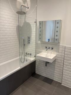 Luxury 2 Bedroom Apartment with Full Seaview's - 1