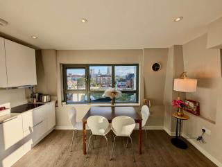 Modern and Charming Flat With Great Views - 4