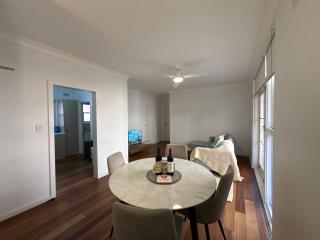 Randwick Shared Apt with Study Desk & Parking - 9