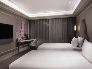 Mercure Shanghai Yu Garden On the Bund - 5 mins taxi to Nanjing Road and Bund - 3