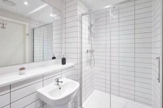 Near Xmas Market & Stadium-Parking-Wifi-Sleeps 6 - 2