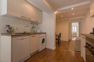 Central Lisbon Stay with Terrace - 5