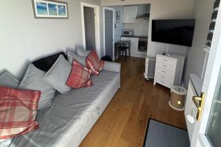 Modern One Bedroom Chalet with Central Heating - 9