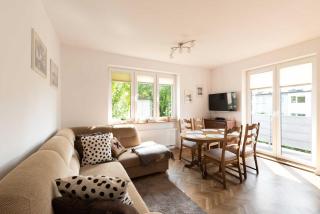 Bright and Cosy 3city Apartment in Gdynia with Balcony by Noclegi Renters - 0