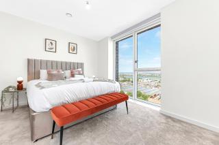 Modern Luxurious 3BR Flat with Lovely Views - 0