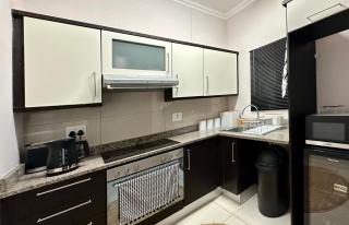 uMhlanga Home with FREE WiFi, Pool, Gym at Urban Park - 2