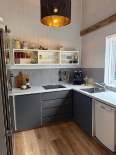 4BR Summerhouse with HotTub and Sauna in South Iceland - 3