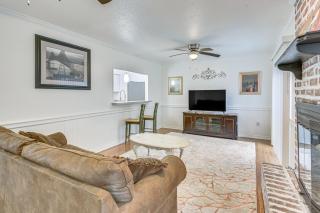 23 Mi to NOLA Cozy and Quaint Destrehan Townhome - 5