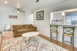 23 Mi to NOLA Cozy and Quaint Destrehan Townhome - 4