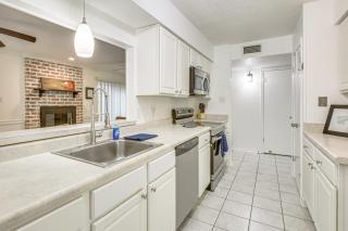 23 Mi to NOLA Cozy and Quaint Destrehan Townhome - 3